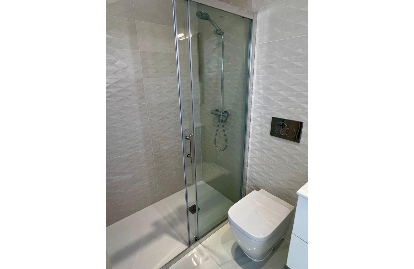 Neue Gebäude - Villa / Doppelhaushälfte - Polop