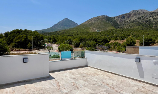 Neue Gebäude - Villa / Doppelhaushälfte - Polop