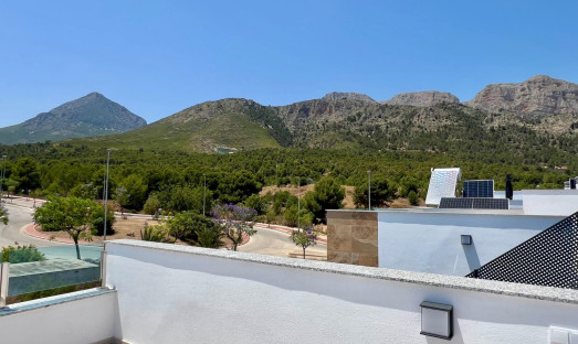 Neue Gebäude - Villa / Doppelhaushälfte - Polop