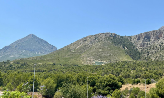 Neue Gebäude - Villa / Doppelhaushälfte - Polop