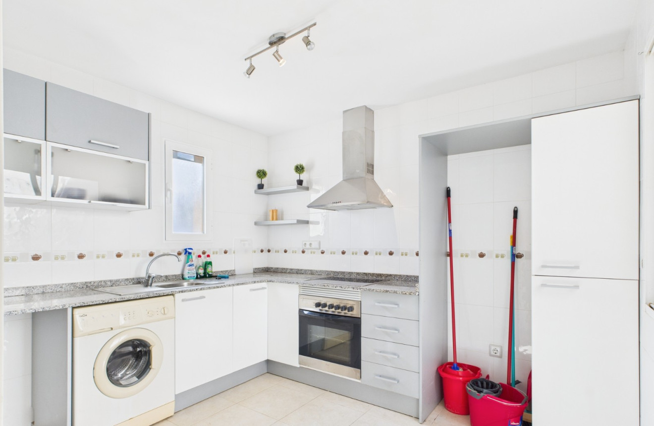 Herverkoop - Apartment - San Cayetano