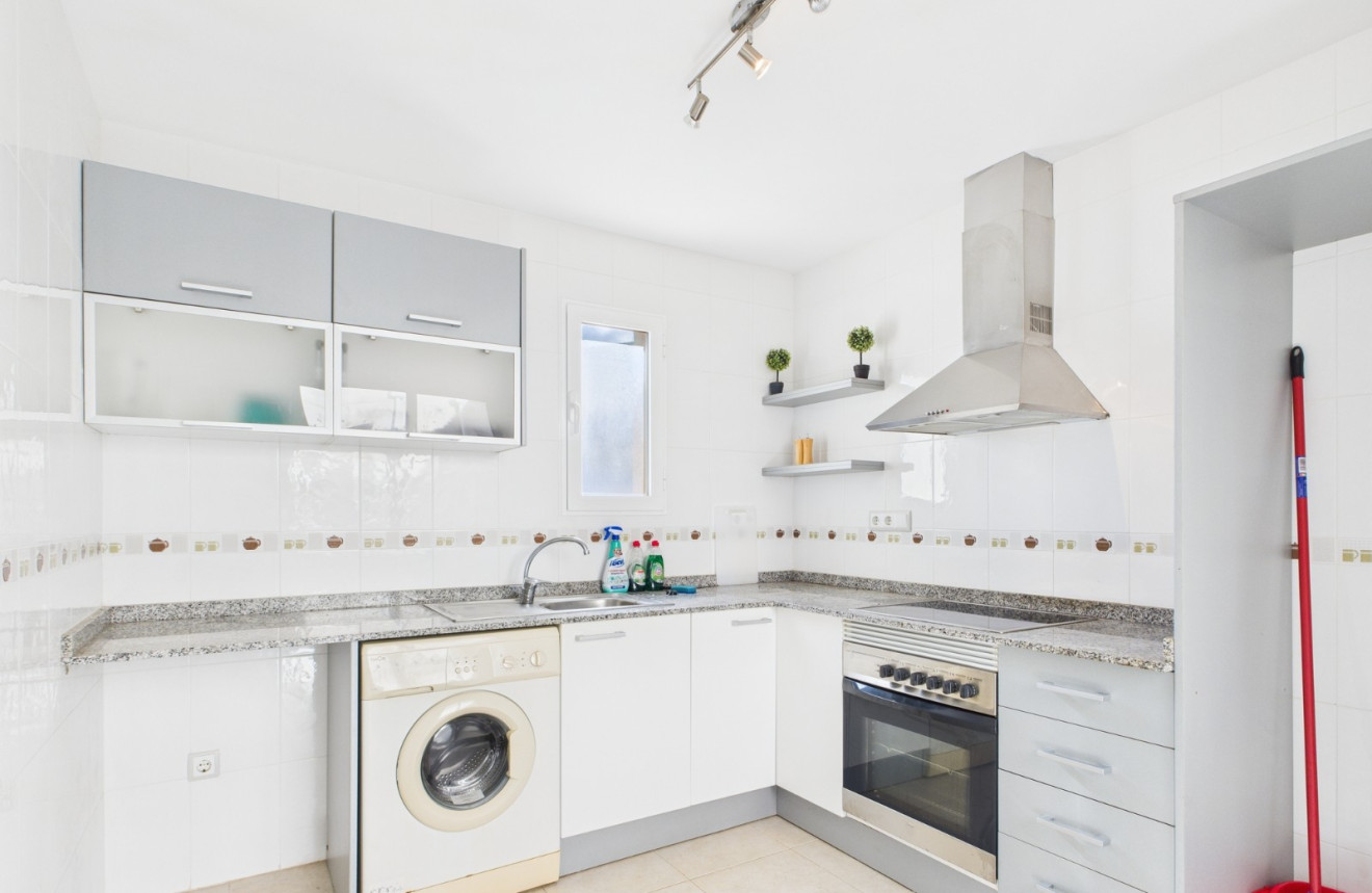 Herverkoop - Apartment - San Cayetano