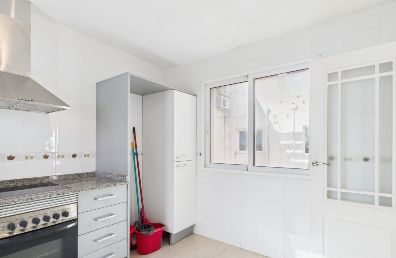 Herverkoop - Apartment - San Cayetano