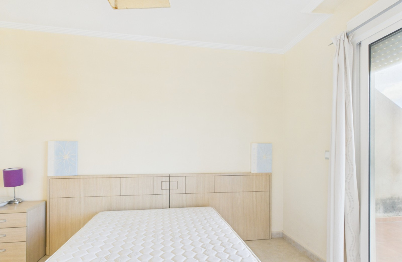 Herverkoop - Apartment - San Cayetano