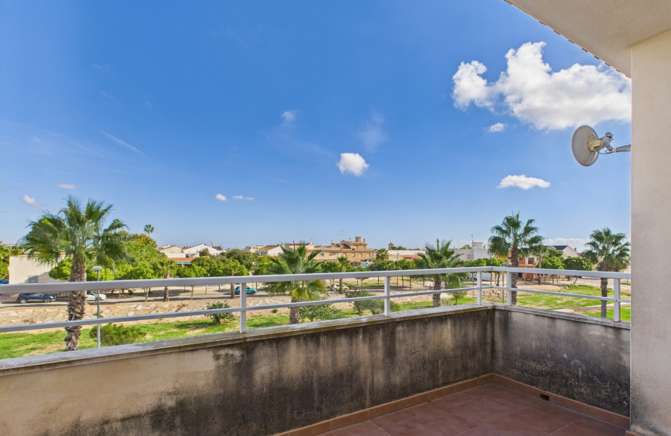 Herverkoop - Apartment - San Cayetano