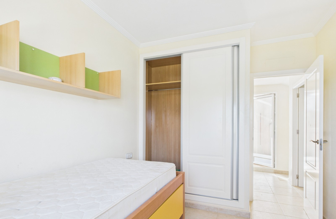 Herverkoop - Apartment - San Cayetano