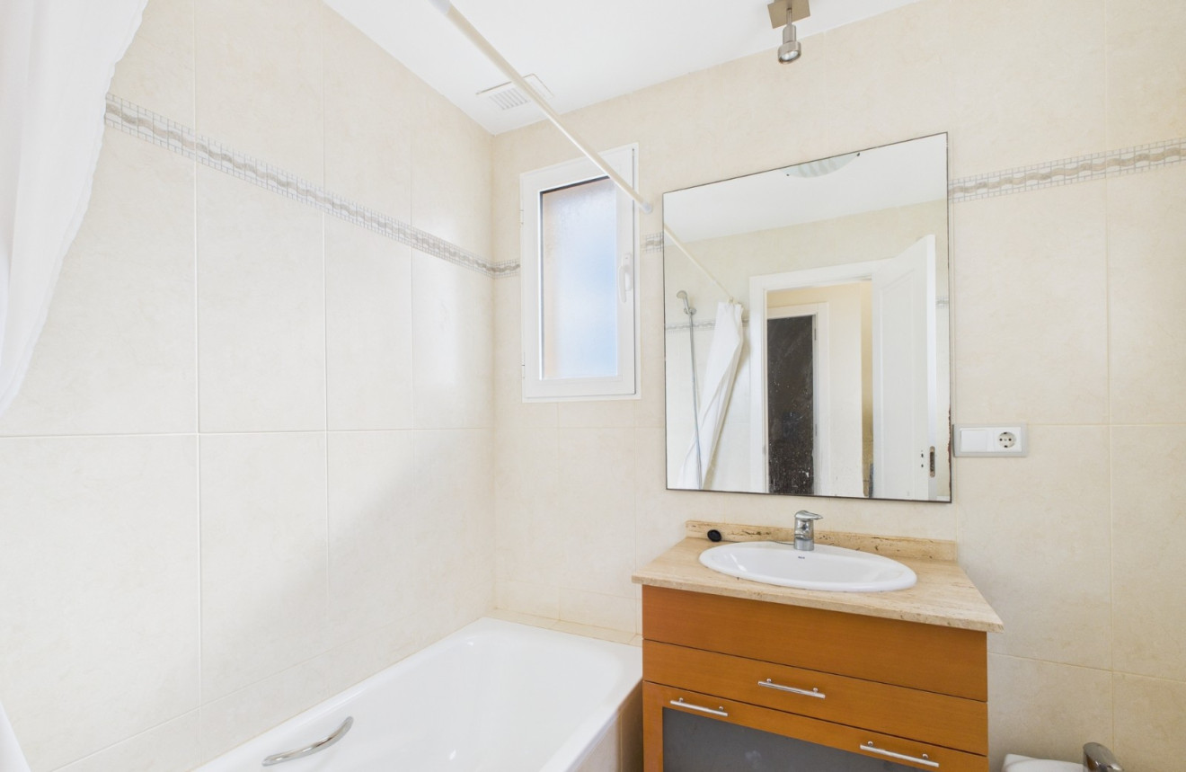 Herverkoop - Apartment - San Cayetano