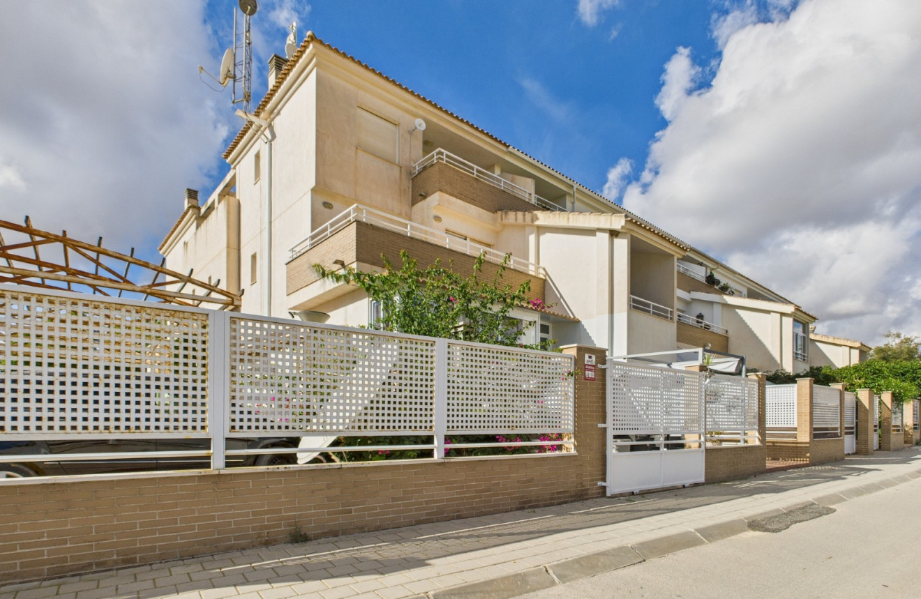 Herverkoop - Apartment - San Cayetano