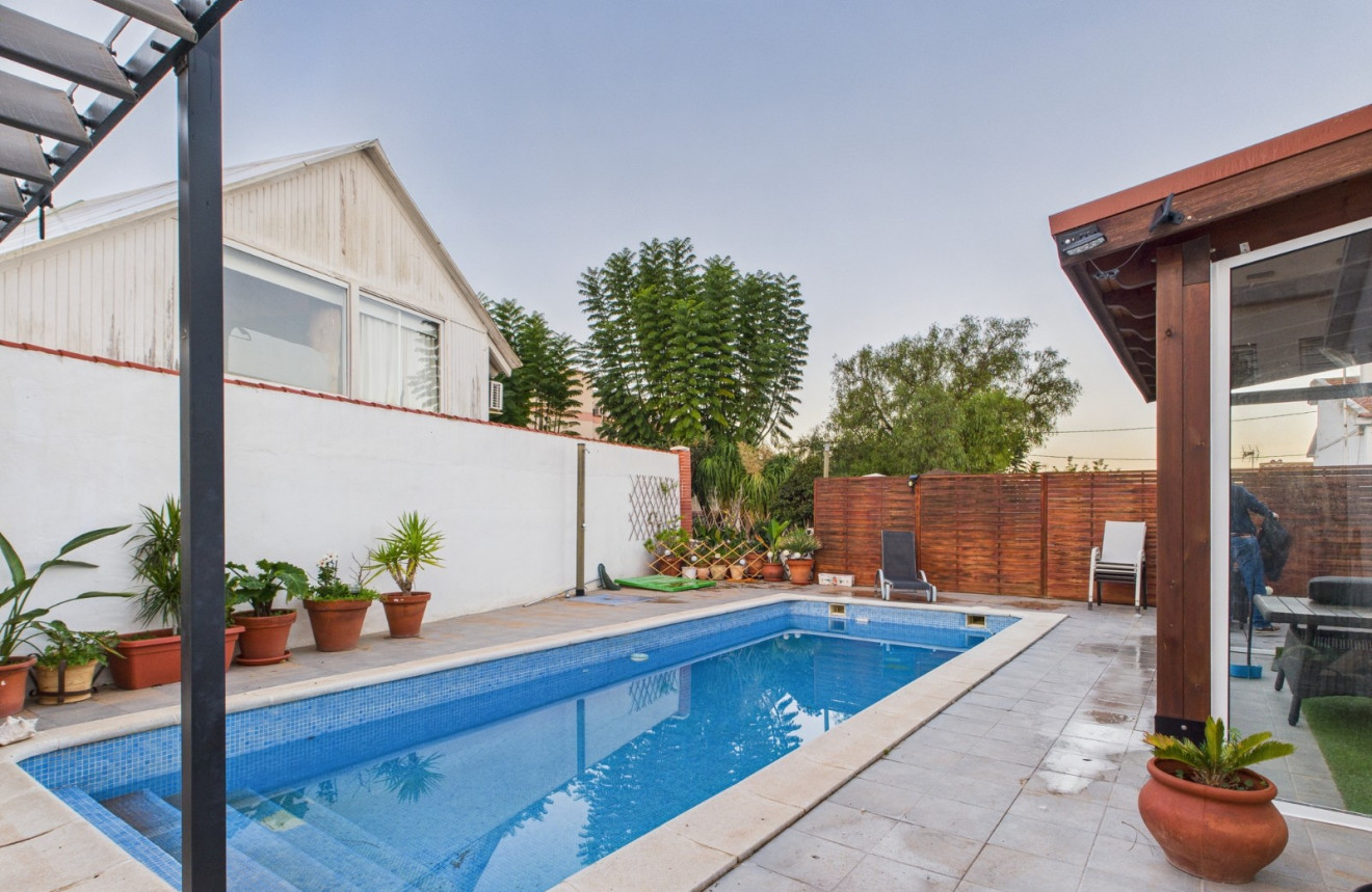 Resale - Villa - El Carmoli - El carmoli