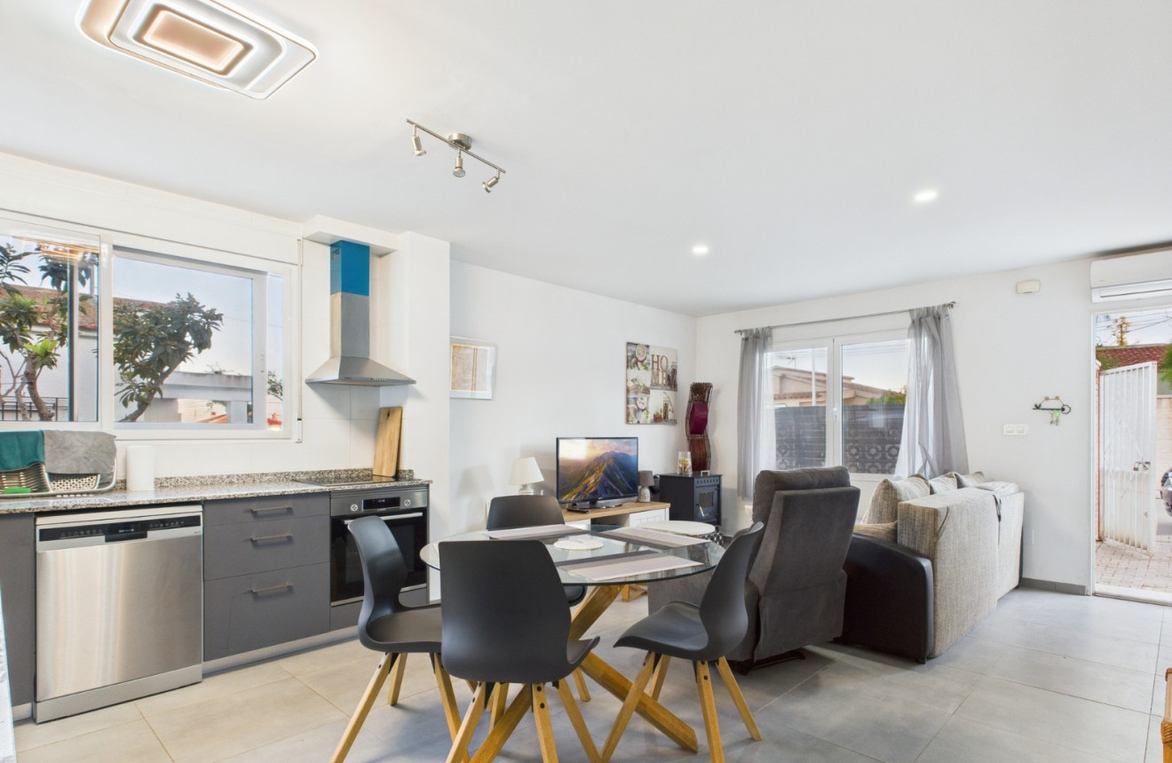 Resale - Villa - El Carmoli - El carmoli