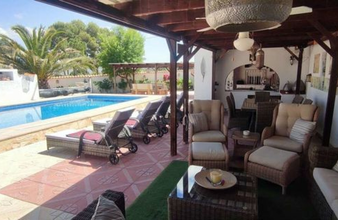 Wiederverkauf - Villa - Sax