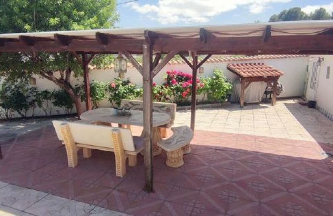 Wiederverkauf - Villa - Sax