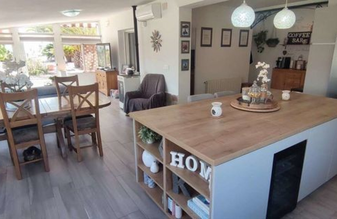 Wiederverkauf - Villa - Sax