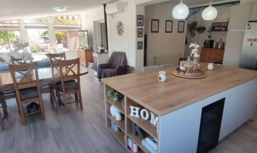 Wiederverkauf - Villa - Sax