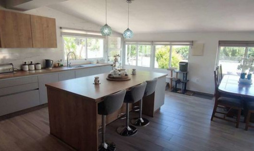 Wiederverkauf - Villa - Sax