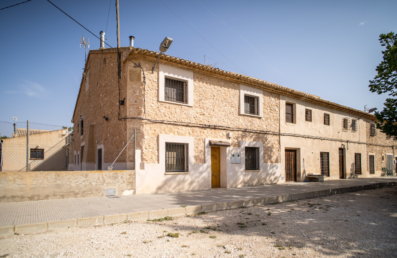 Resale - Villa - Pinoso