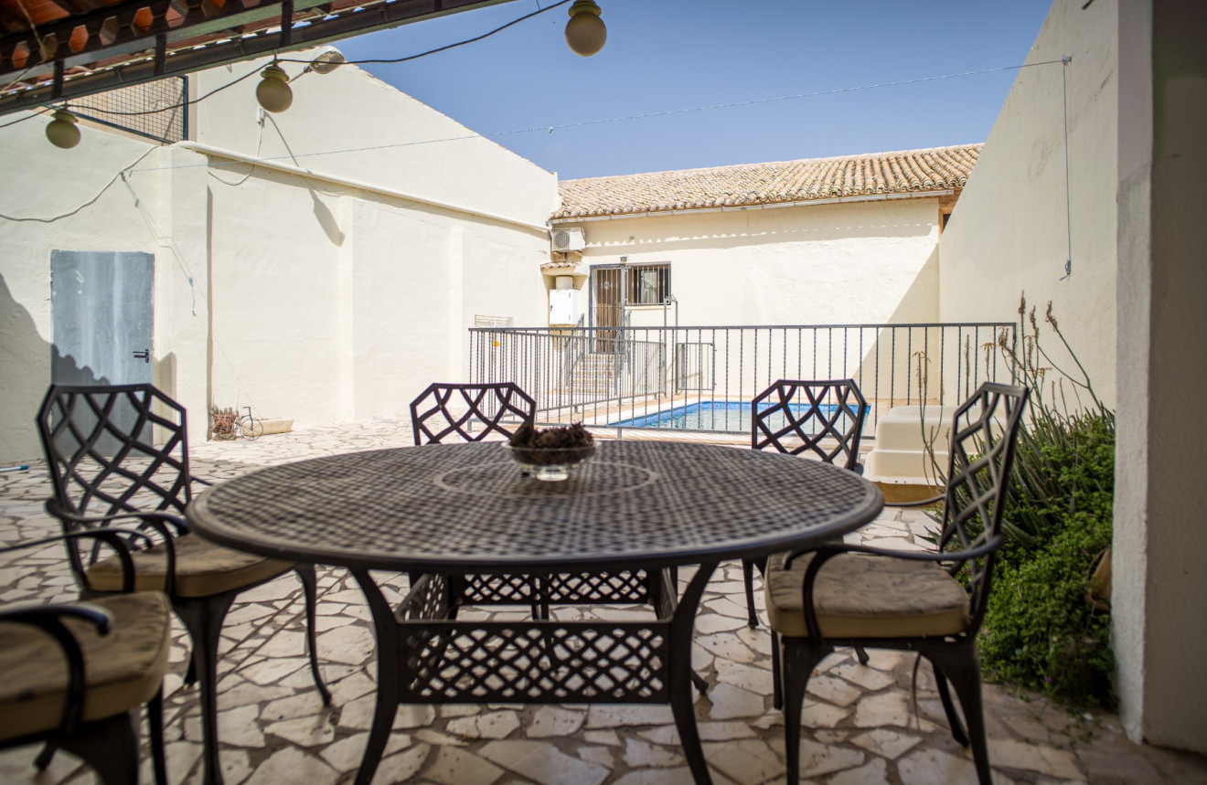 Resale - Villa - Pinoso