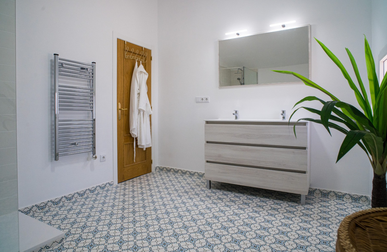 Resale - Villa - Pinoso