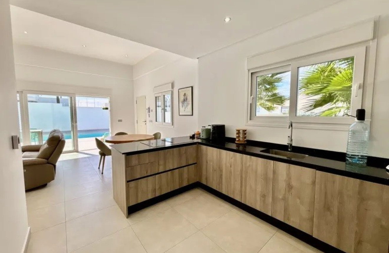 Resale - Villa - Benijofar