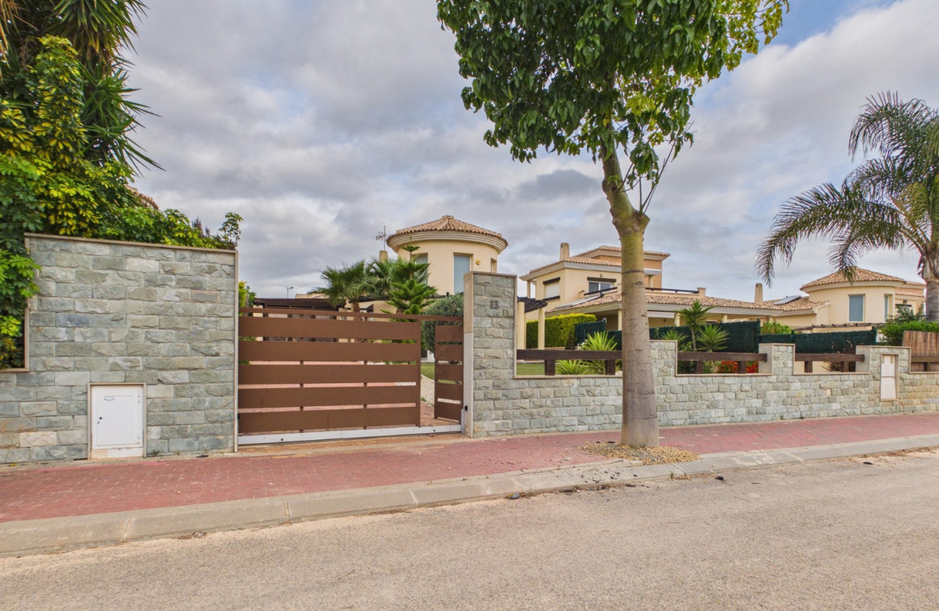 Resale - Villa - GEA Y TRUYOLS