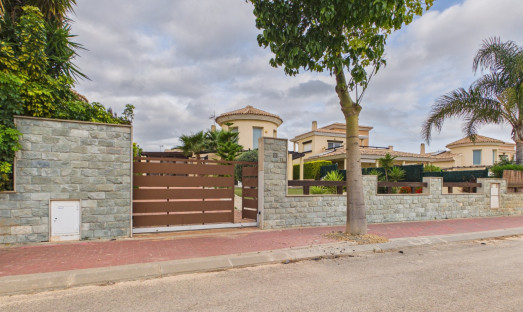 Resale - Villa - GEA Y TRUYOLS