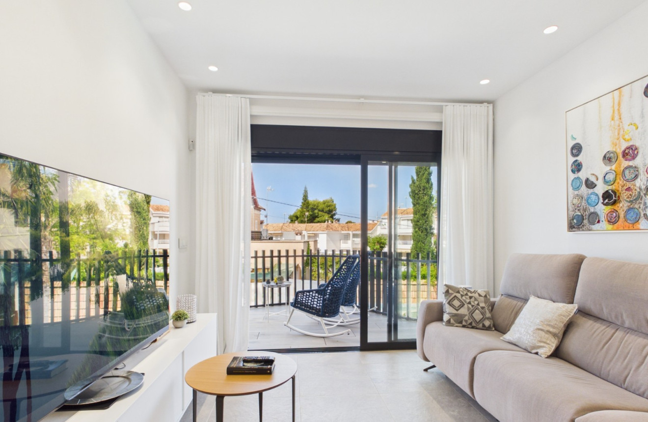 Resale - Apartment - Lo Pagan