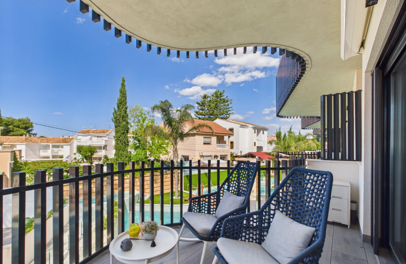 Resale - Apartment - Lo Pagan