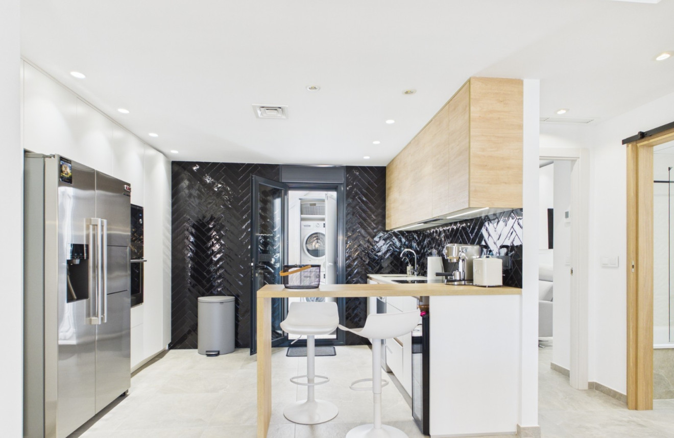 Resale - Apartment - Lo Pagan