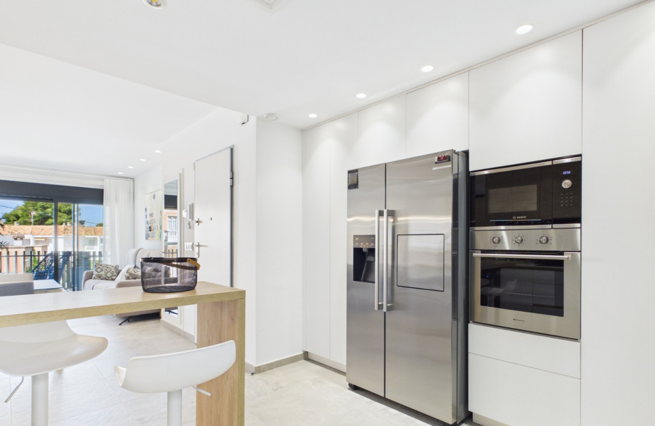 Resale - Apartment - Lo Pagan