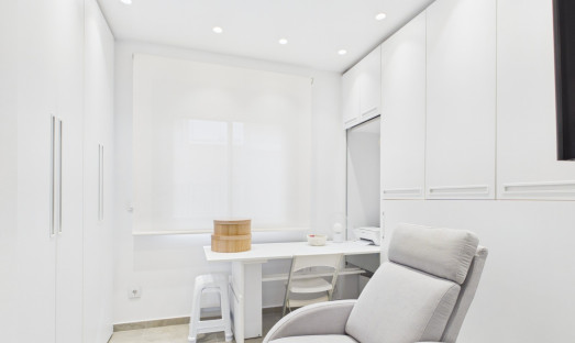 Resale - Apartment - Lo Pagan