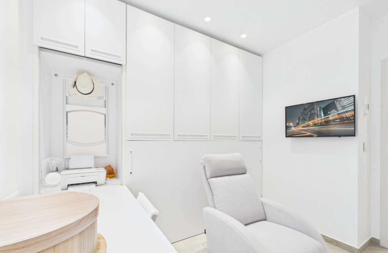 Resale - Apartment - Lo Pagan