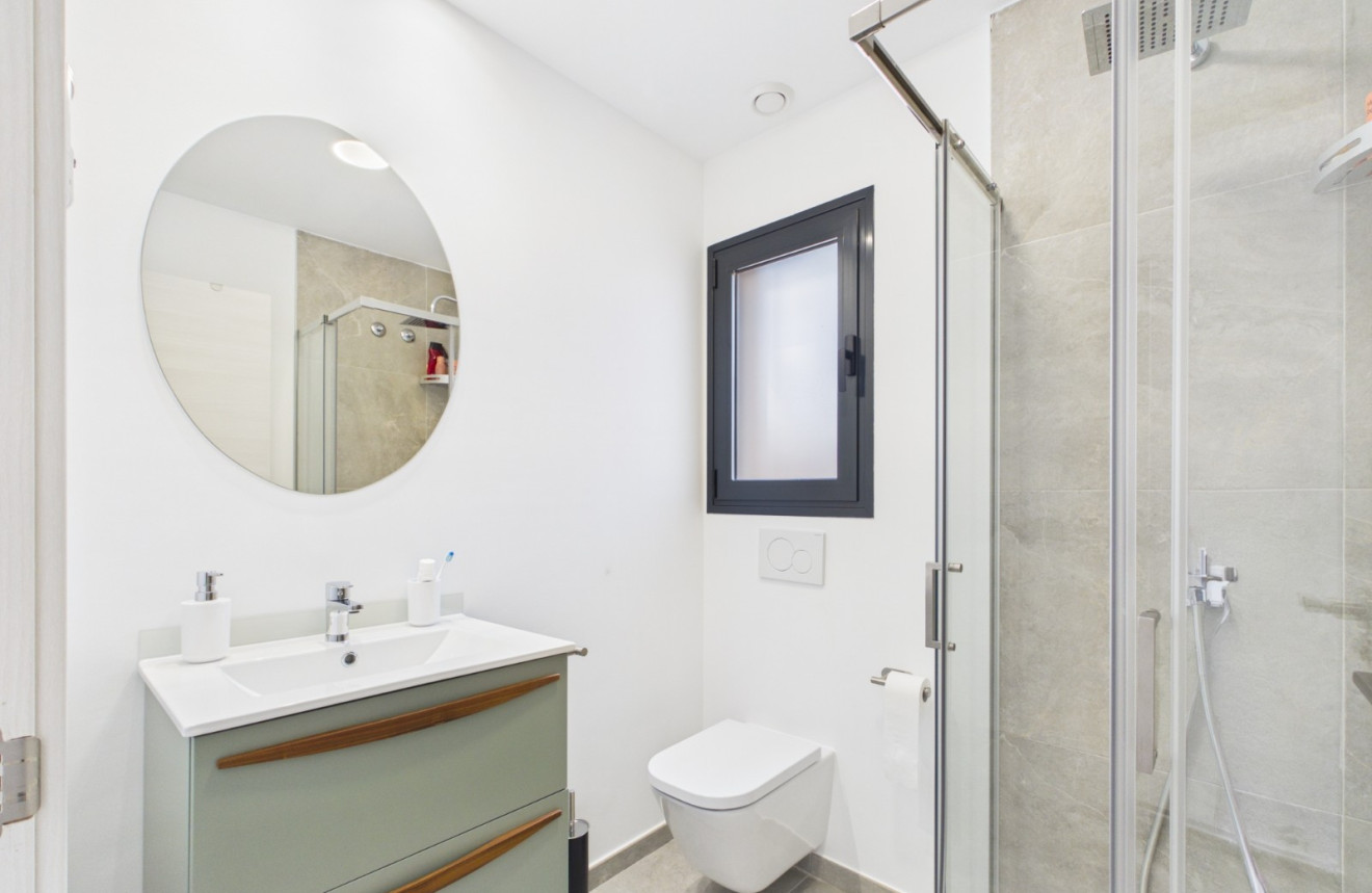 Resale - Apartment - Lo Pagan