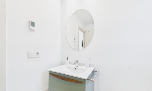Resale - Apartment - Lo Pagan