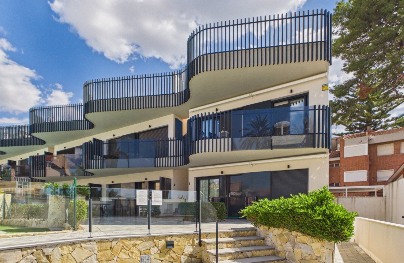 Resale - Apartment - Lo Pagan
